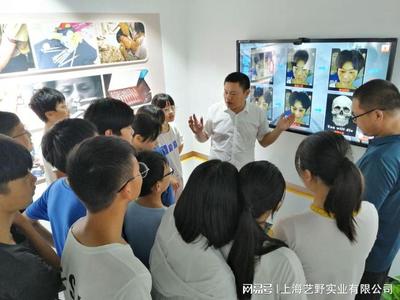 趣味性禁毒教育VR體驗設(shè)備、VR禁毒基地、多媒體禁毒教育產(chǎn)品配置