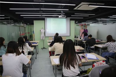 上海服裝設(shè)計培訓 實戰(zhàn)教學助力技能與學歷雙提升，推薦就業(yè)實現(xiàn)職業(yè)夢想